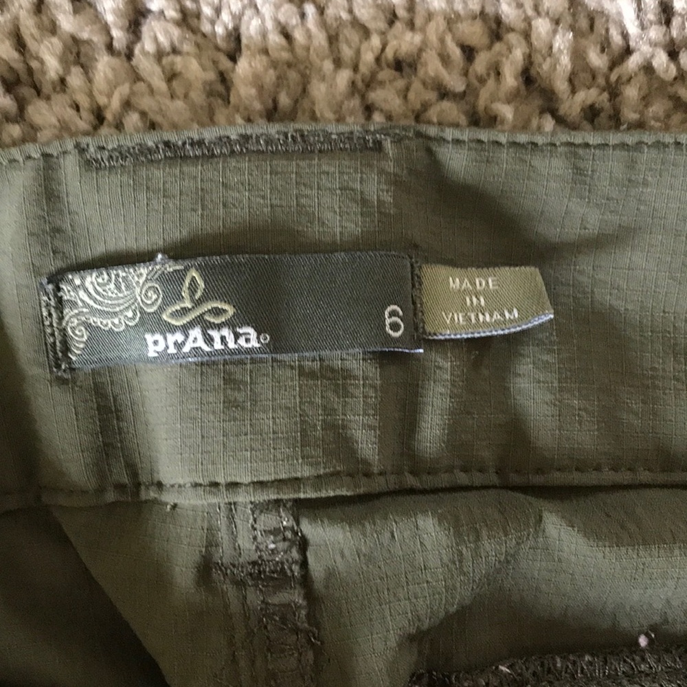 Green quick drying pants by Prana, size 6 - Picture 4 of 4